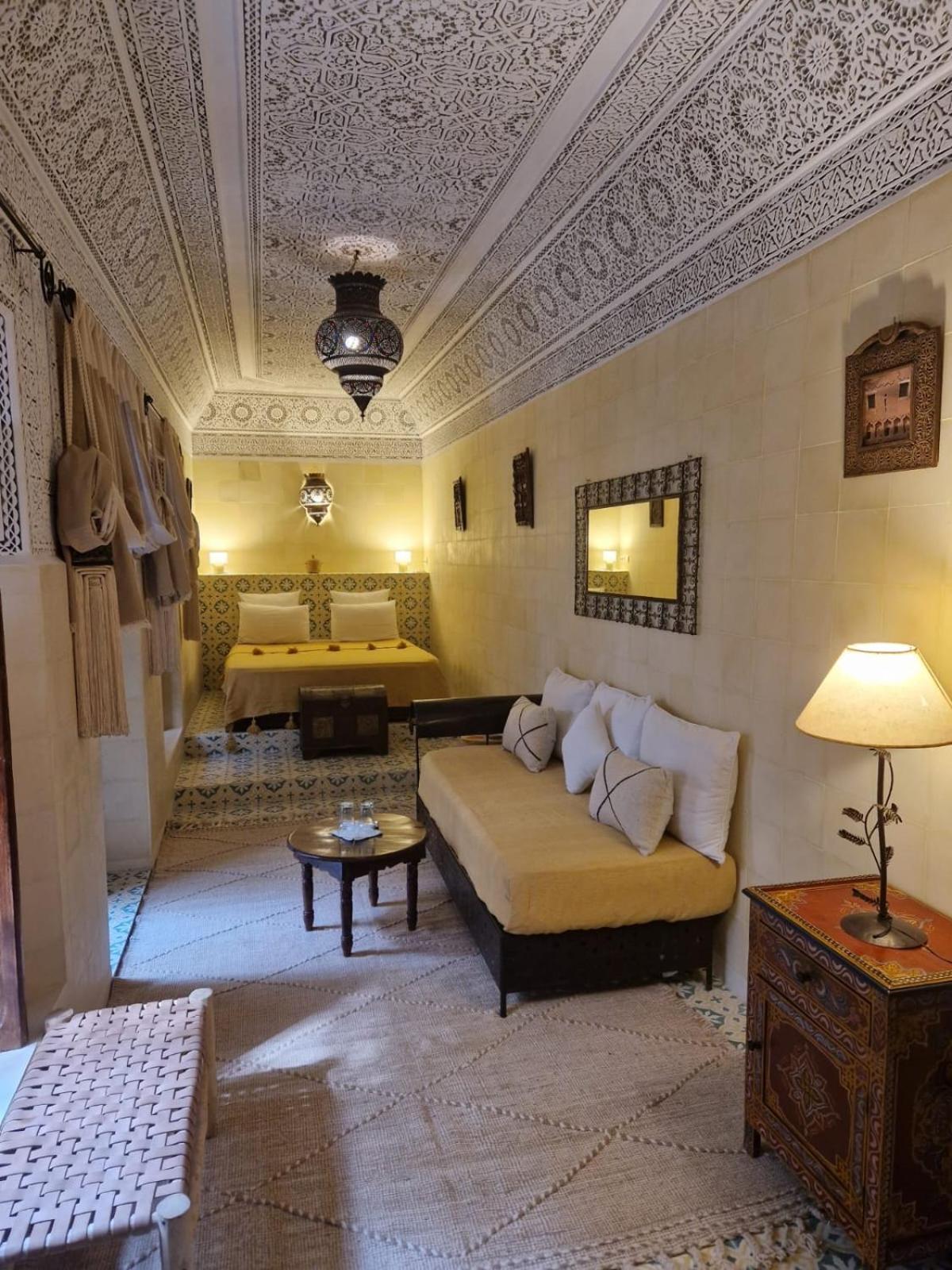 Riad Les Nuits De Marrakech مراكش المظهر الخارجي الصورة A room at the hotel
